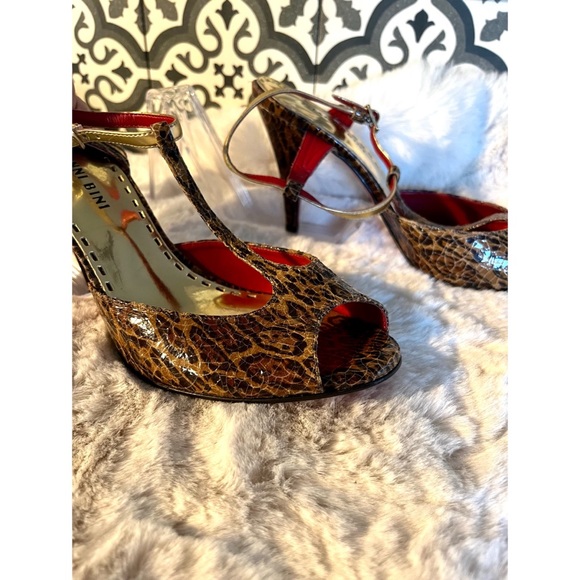 Gianni Bini - RED BOTTOM STILETTO HEELS - Sz 7.5 Crackled Snakeskin Peeptoe - Picture 6 of 11